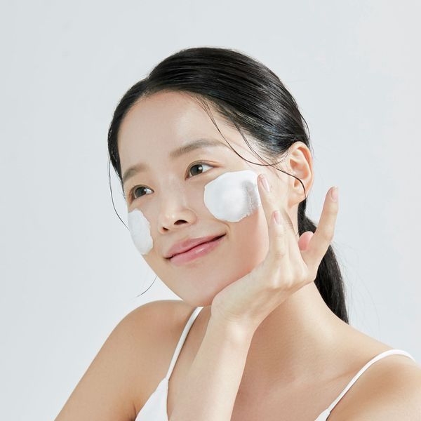 Пінка-маска для очищення з екстрактом рису та каоліном THANK YOU FARMER Rice Pure Clay Mask to Foam Cleanser, 150 мл TF001 фото