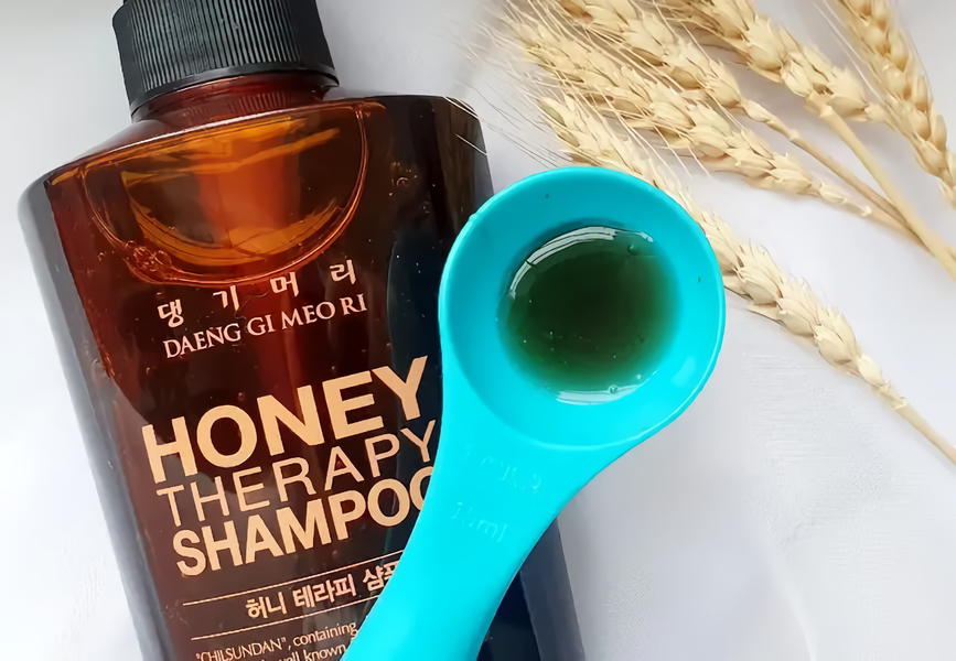 Медовий шампунь Daeng Gi Meo Ri Honey Therapy Shampoo, 500 мл DGMR009 фото