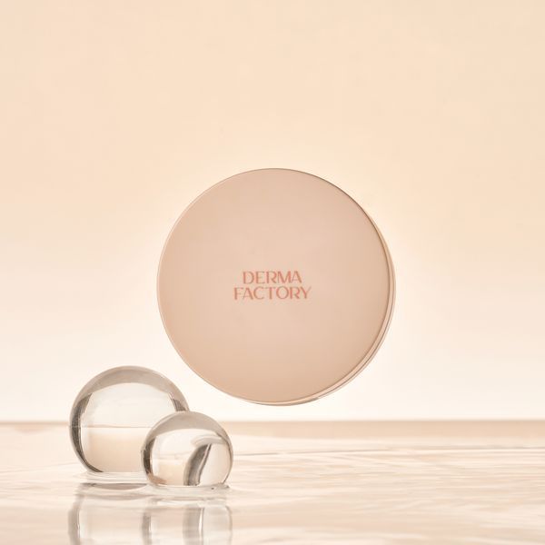 Набір зволожуючий та розгладжуючий кушон з тональним ефектом  Derma Factory Vegan Collagen Cushion 21 відтінок 15 г + змінний блок  15 г DF010 фото